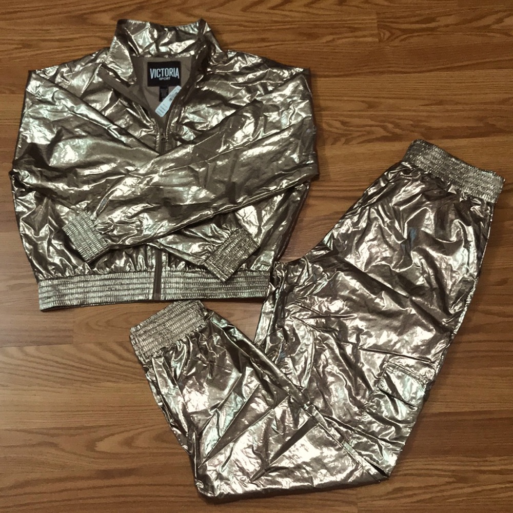 (50% off MSRP) - VS Sports/Active Apparel